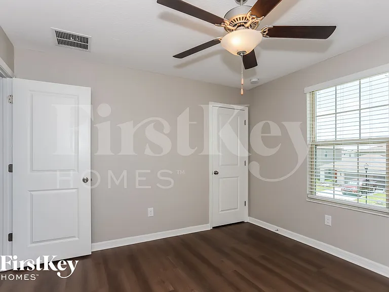 10226 Bright Crystal Ave — Photo 12