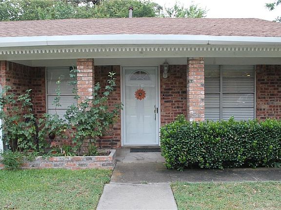 3rd image of 221 Cogdell St