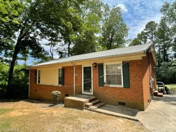 1818 Old Cedar Falls Rd, Asheboro, NC 27203
