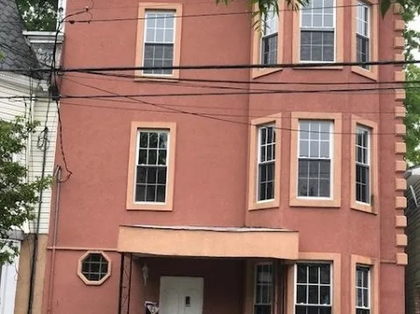 231 5th St, Newark, NJ 07107