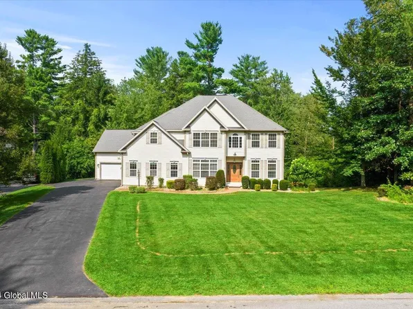 37 Jessica Trce, Gansevoort, NY 12831
