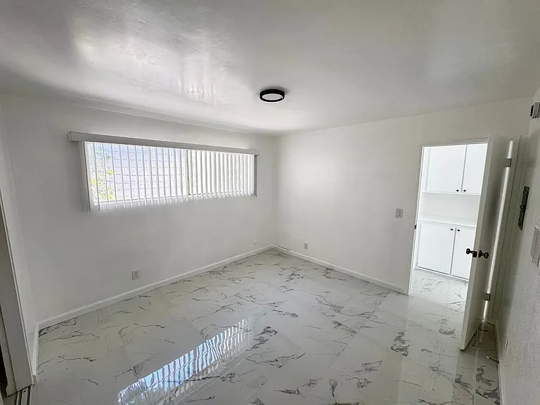 21744 Septo St — Photo 18
