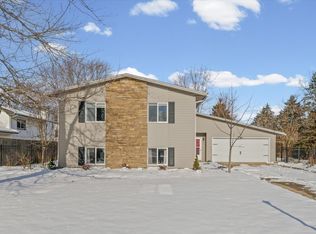 702 Devonshire Dr, Champaign, IL 61820