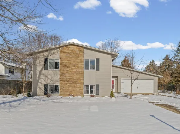 702 Devonshire Dr, Champaign, IL 61820