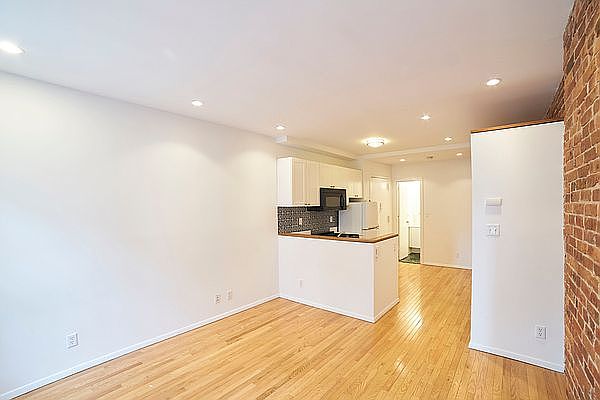 1st image of 315 E 81st St APT 4RW
