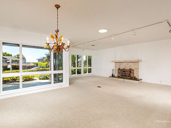 4th image of 724 E Solana Cir