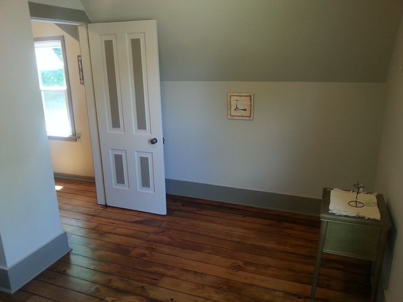 5th image of 516 Elm Ave E