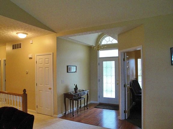 5th image of 4286 Creekbend Dr
