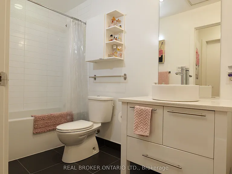 101 Richmond Rd #302 — Photo 12