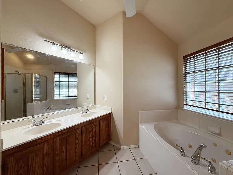 6000 Arlington Dr — Photo 24
