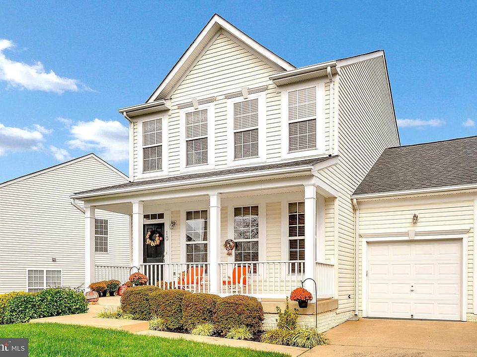 1st image of 10 Barnum Dr
