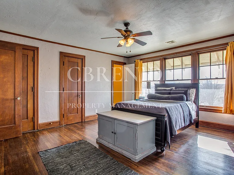 1214 W Maine St — Photo 35