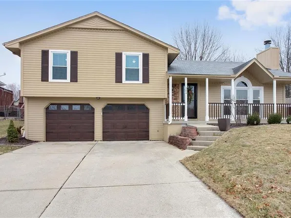 304 NW Springwood Dr, Blue Springs, MO 64015