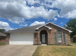 1013 Godwin Ave, Glenn Heights, TX 75154