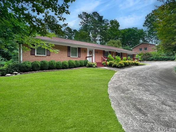 922 Parkview Dr, South Hill, VA 23970