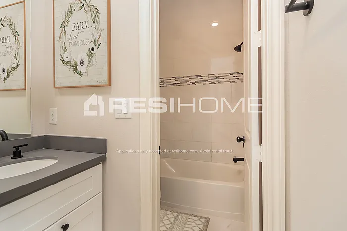 4908 Hardy St — Photo 11