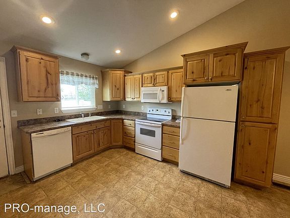 5th image of 2944 E Glenn Cove Ct