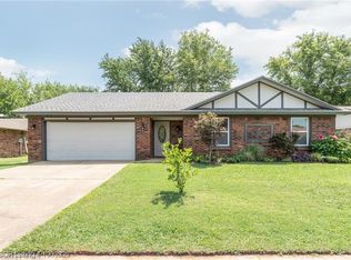 9009 Bryn Mawr Cir, Fort Smith, AR 72908