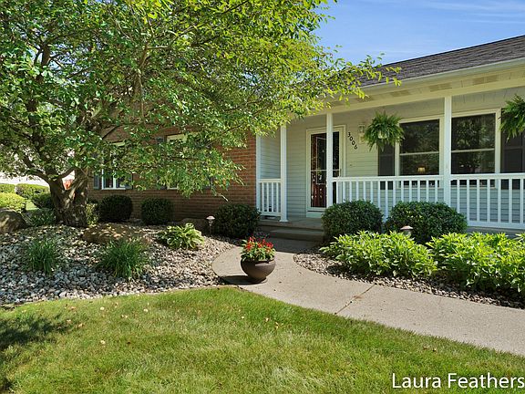 2nd image of 3006 Gold Dust St NE