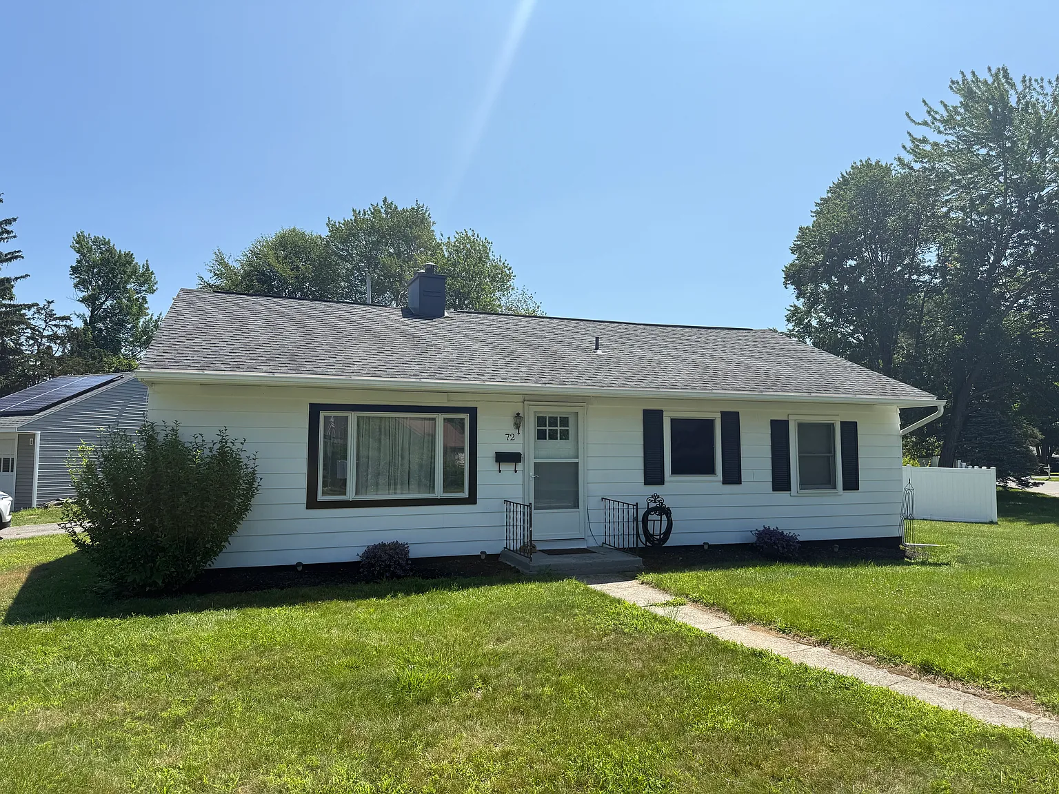 3 bed, 960 sqft, $2,400 — Photo 2