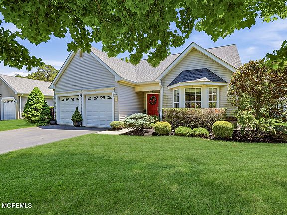 2nd image of 47 Rosewood Drive