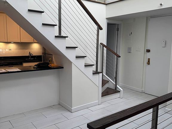 4th image of 404 13th St APT 1
