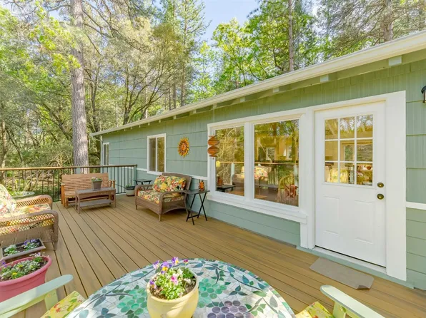 131 Gilbert Dr, Applegate, CA 95703