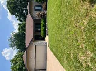 4490 S Sycamore Ave, Springfield, MO 65810