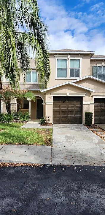 2914 Royal Tuscan Ln