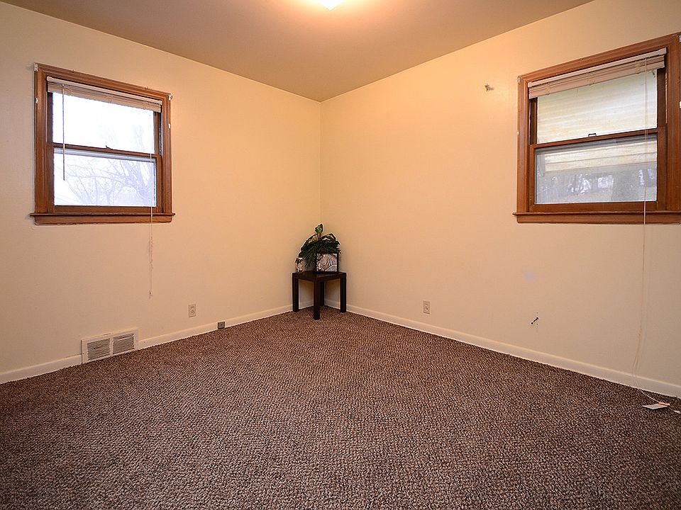 BR 1 New carpet
