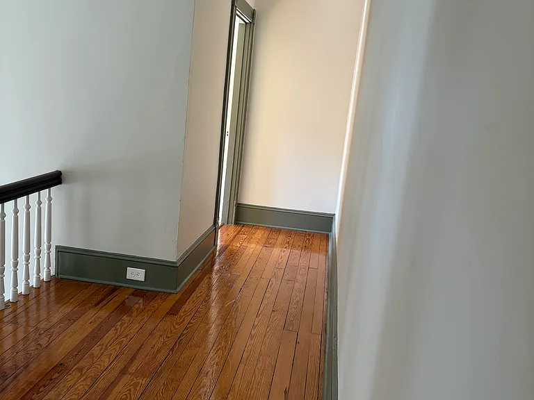 216 Glasgow St #1/2 — Photo 13