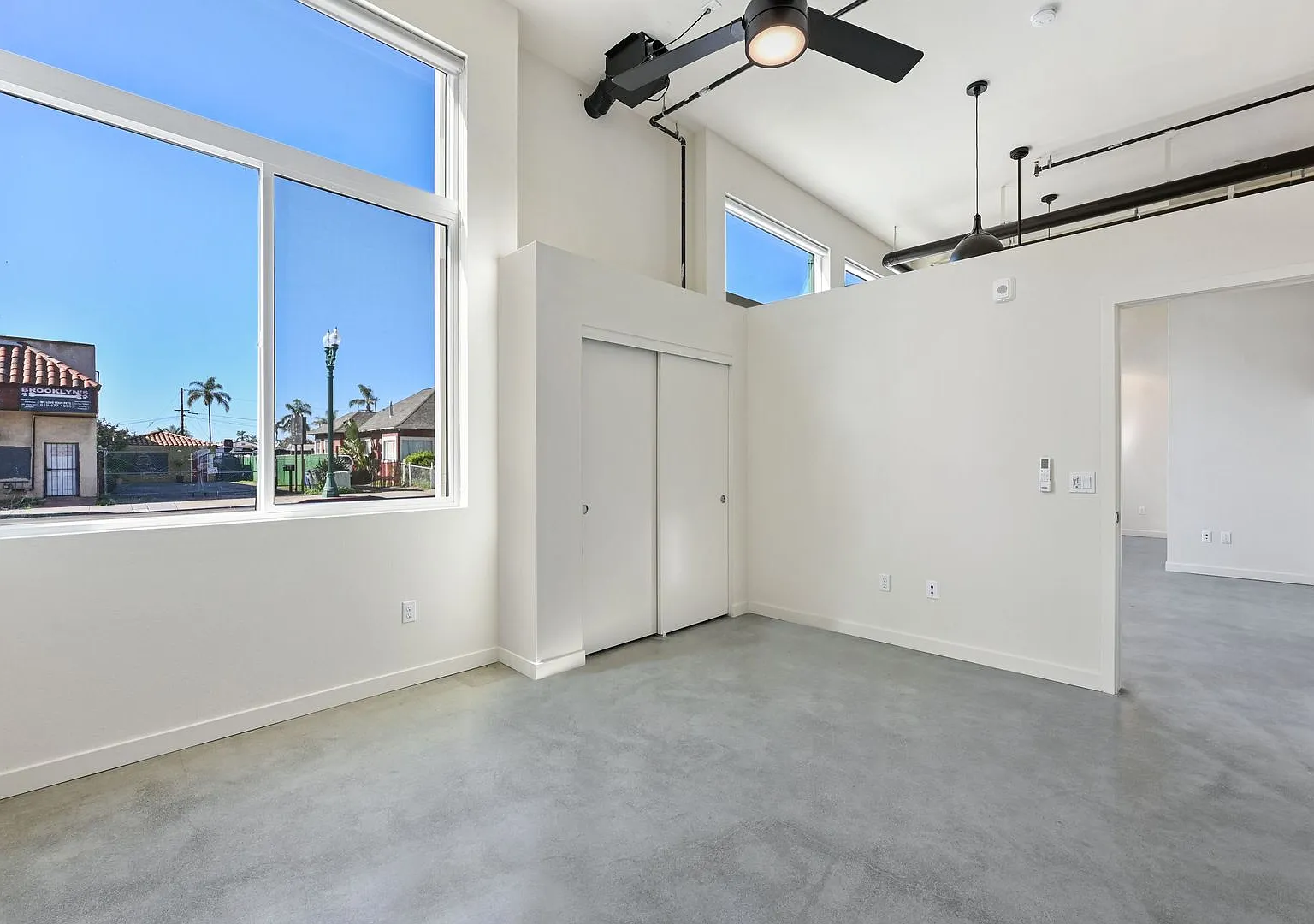 611 Highland — Photo 2