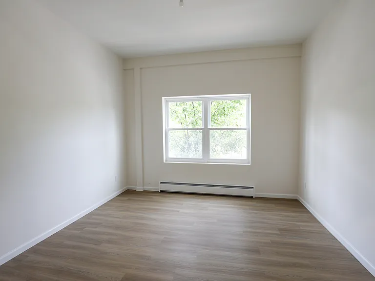 190 Broadway #2D — Photo 6
