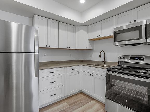 5th image of 3202 Central Ave #2