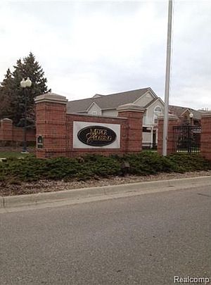 1st image of 28107 Chesapeake Cir #1