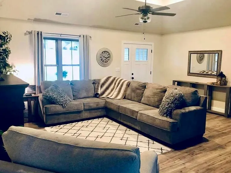 424 E Tinsel Cir — Photo 4