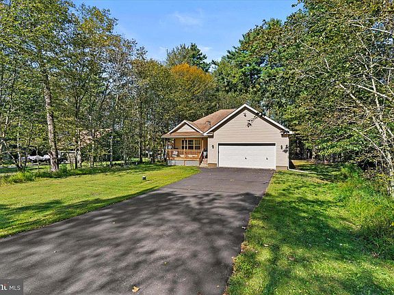 4th image of 120 Woodbury Dr