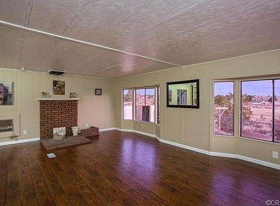 3rd image of 19268 Monterey St