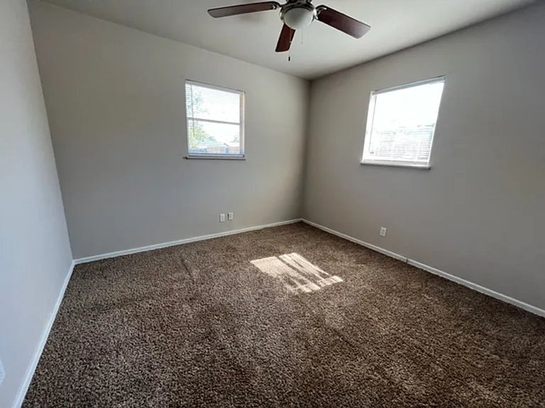 2333 Marsalis Dr — Photo 10