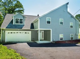 998 Guelphwood Rd, Southbridge, MA 01550