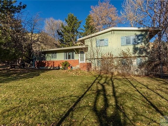3rd image of 3203 Country Club Cir