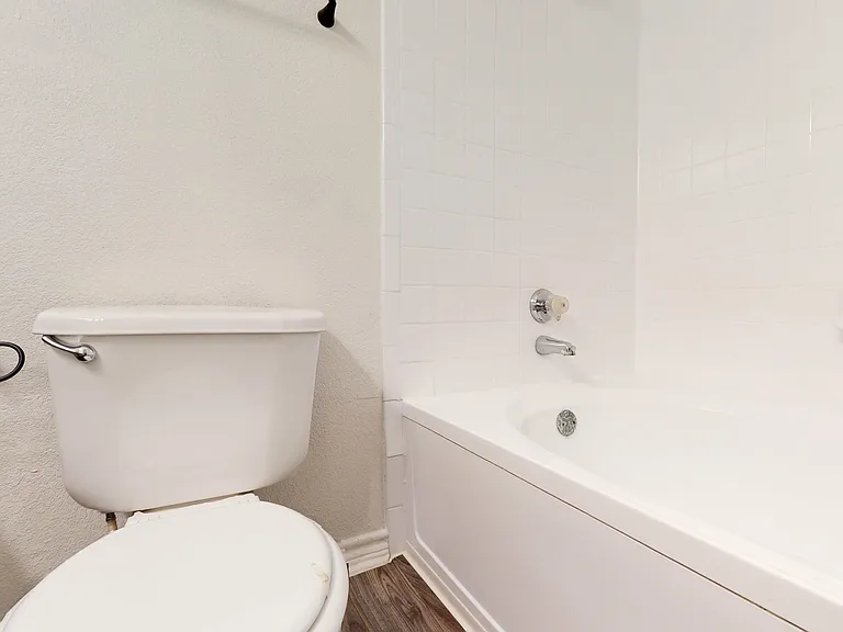 9th Street Apartments — Photo 59