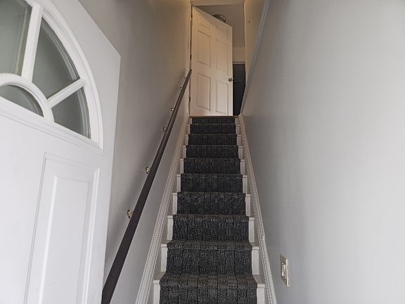 3rd image of 46 Adams Ave Floor 2
