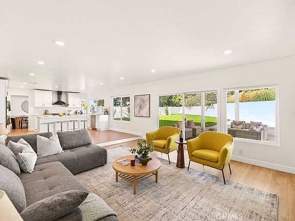 5th image of 1070 S Road Runner Rd