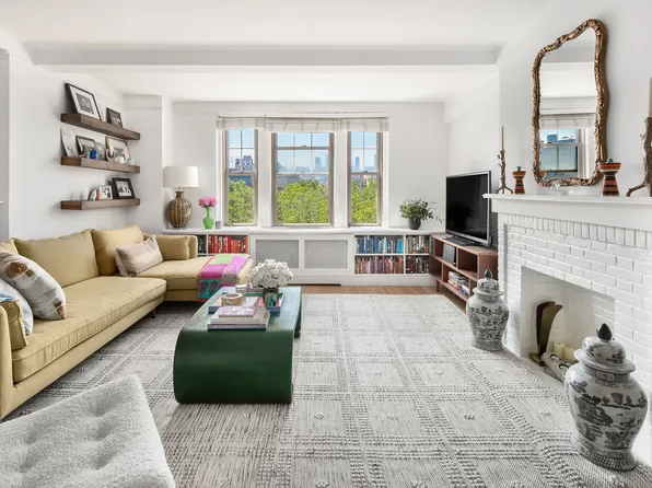 299 West 12th Street image 1 of 8