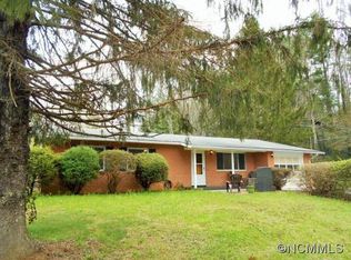 311 Pisgah Shadows Rd, Hendersonville, NC 28739