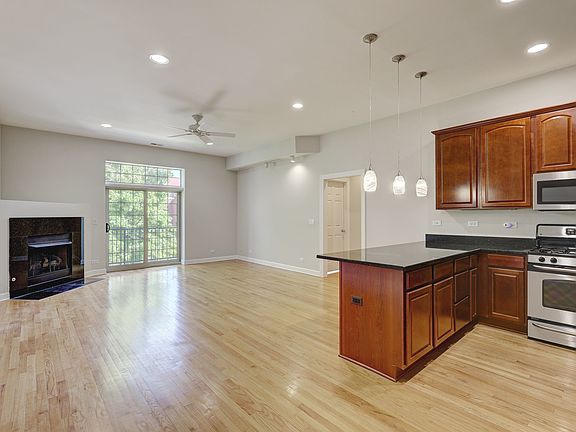 3rd image of 1329 W Loyola Ave APT 3C