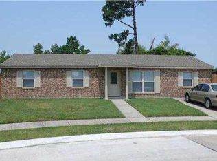 8 Contemporary Ct, Violet, LA 70092