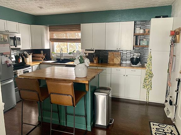 5th image of 3008 Mockingbird Ln