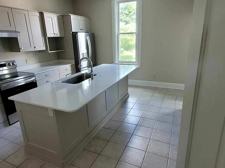 305 E Main St #307 — Photo 1